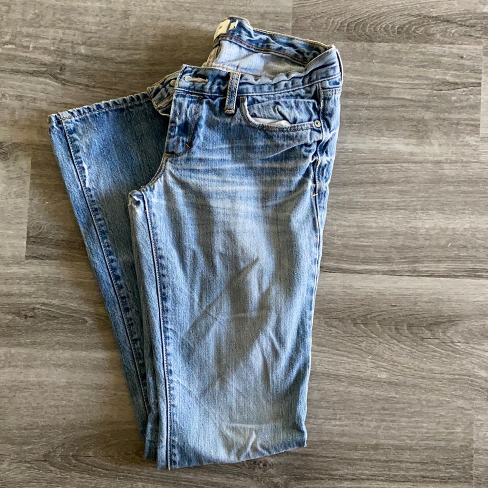 Vintage bootcut Abercrombie & Fitch jeans. Size 2. Whisker washed. 100% cotton.